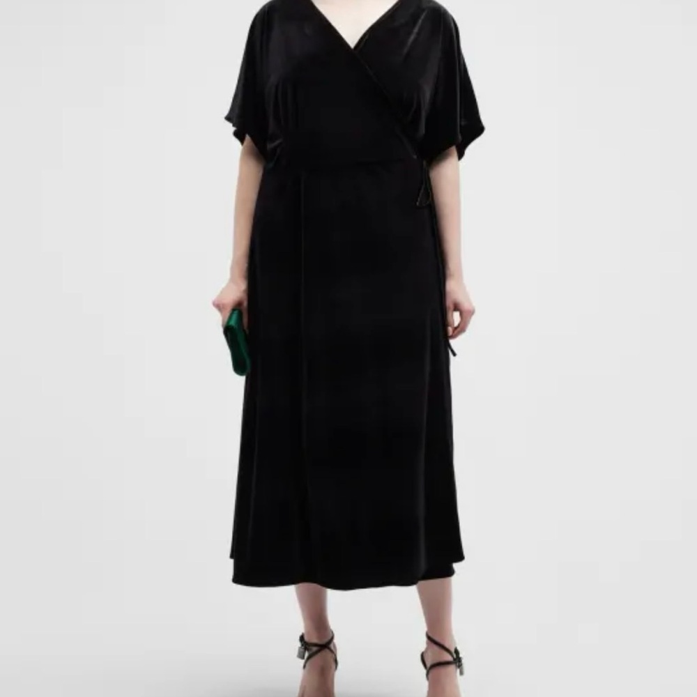 Whitney Morgan Women's Plus Size 2XL Black Velvet Wrap Short Sleeve Midi Dress